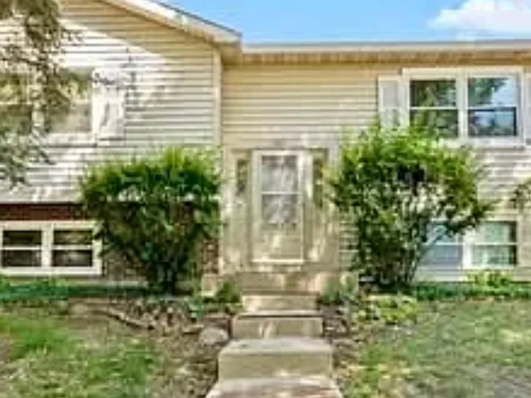 300 Aster Ct — Photo 1