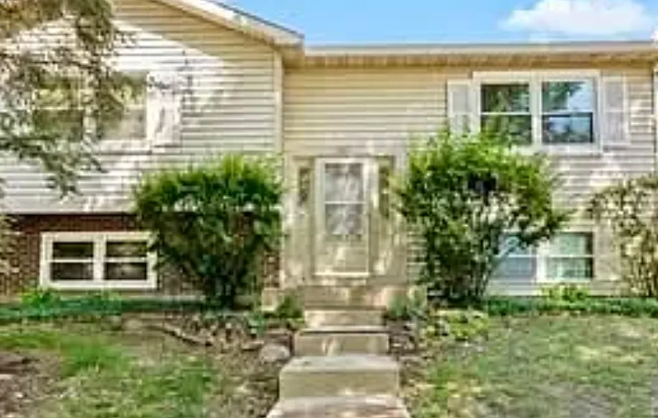 300 Aster Ct