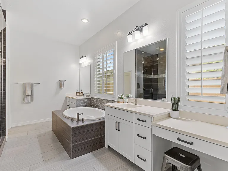 12637 N 143rd Dr — Photo 38