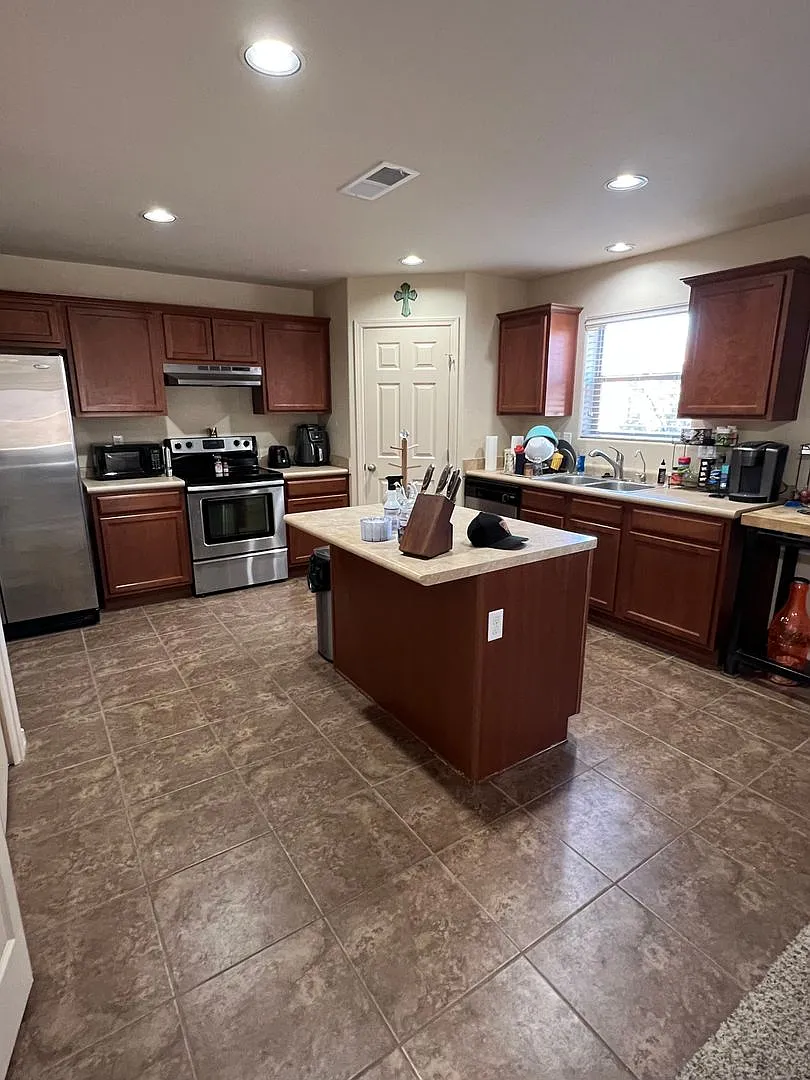 Great 3 bd 2 bath home! — Photo 3