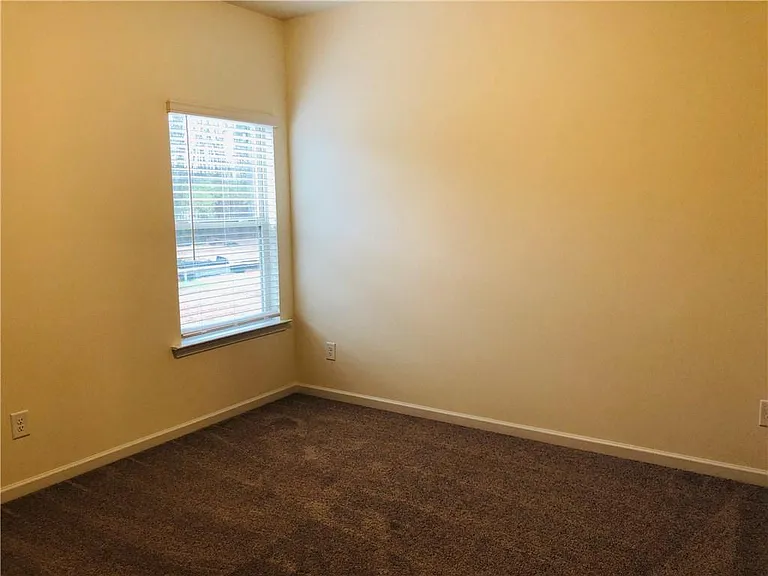 193 Bryon Ln — Photo 10