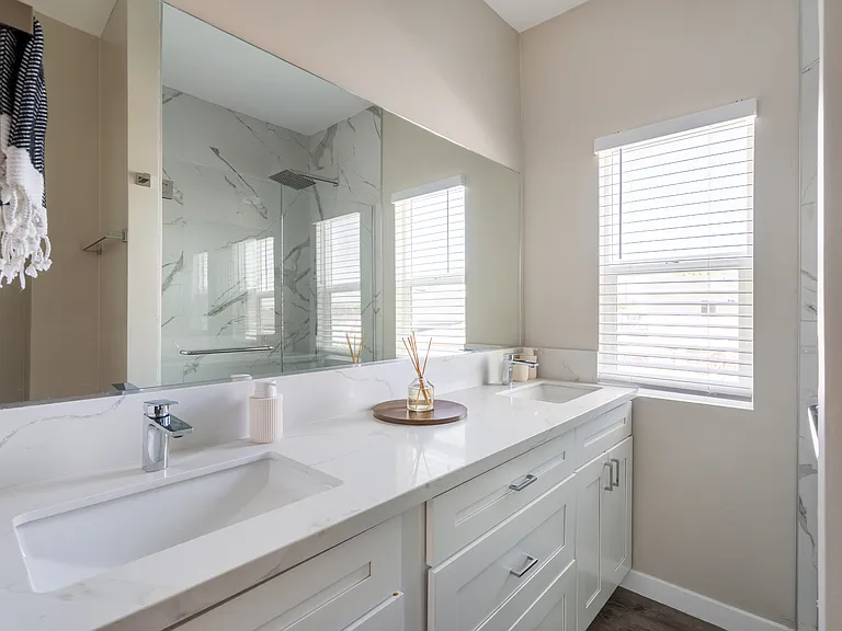 6237 Hobart St — Photo 17