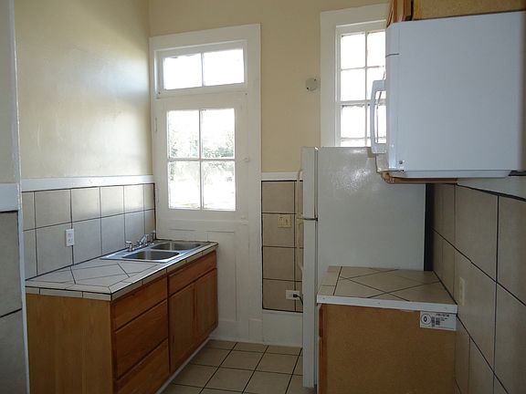 4th image of 420 S Galvez St #A