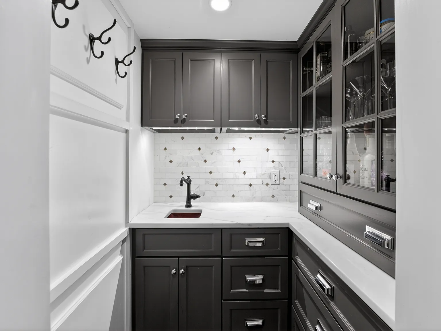 1 bed, 1195 sqft, $5,400 — Photo 4