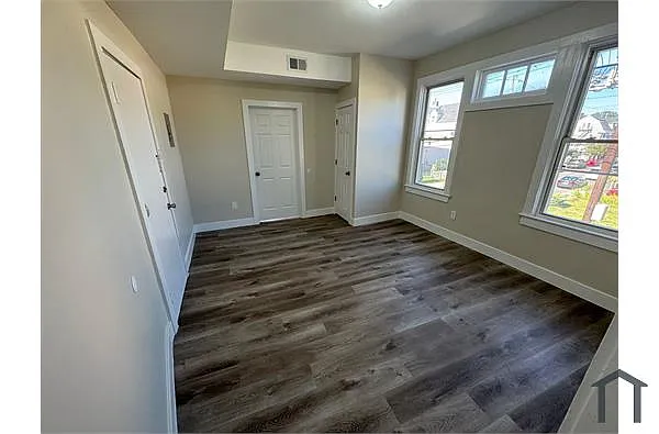 Building Photo - 28 Wainwright St #2