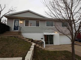 4016 Richmond Rd NE, Cedar Rapids, IA 52402