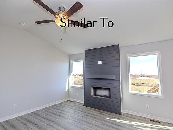 4th image of 719 NE Meadow Landing Dr