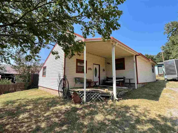 80 E Oak St, Medicine Park, OK 73557