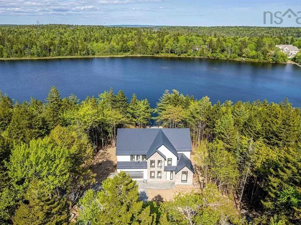 103 Canoe Cres, Hammonds Plains, NS B4B 2P6