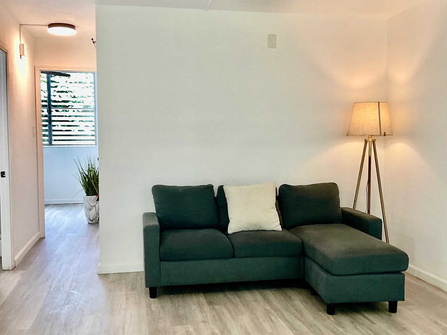 2 bed, 563 sqft, $2,600 — Photo 2