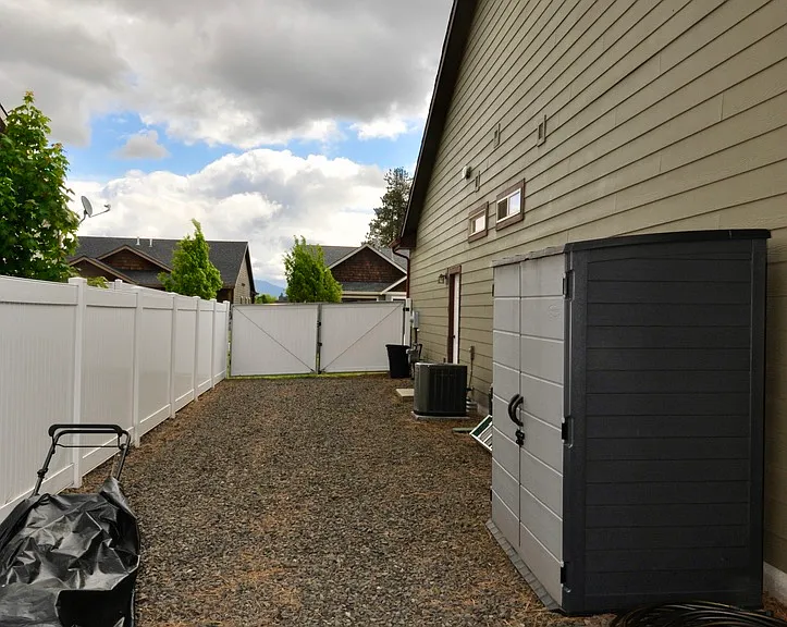 1399 N Brady St — Photo 34