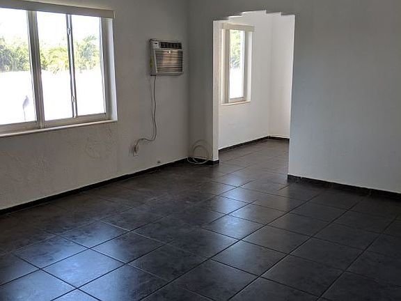 3rd image of 965 Biarritz Dr APT 7