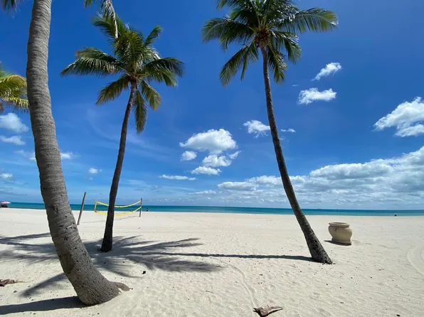 (undisclosed Address), Naples, FL 34103