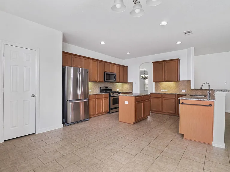 3611 Rocky Ledge Ln — Photo 5