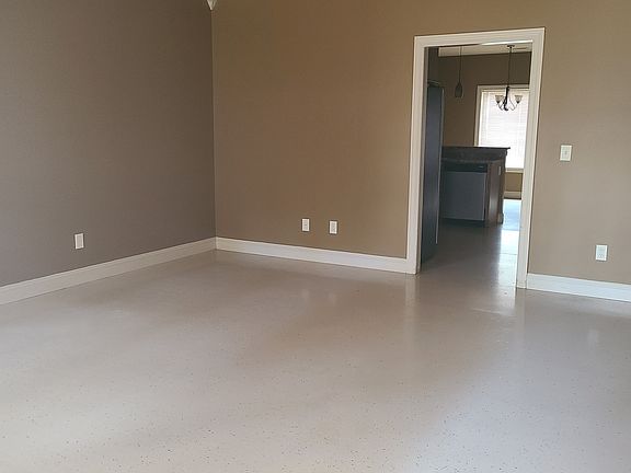 4th image of 135B Johnson Dr