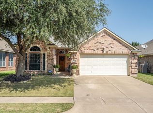 8333 Fall Crest Dr, Fort Worth, TX 76120