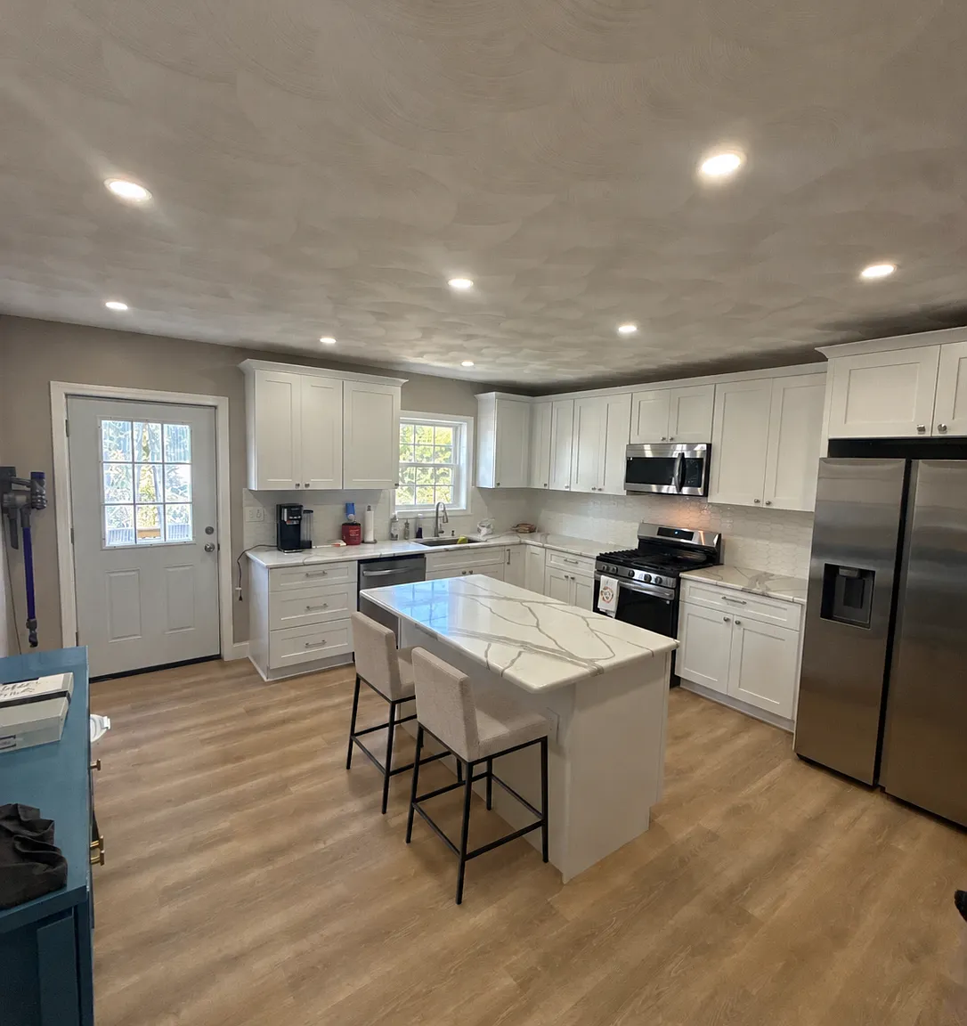 3 bed, 2.5 bath, 2800 sqft, $3,400 — Photo 2