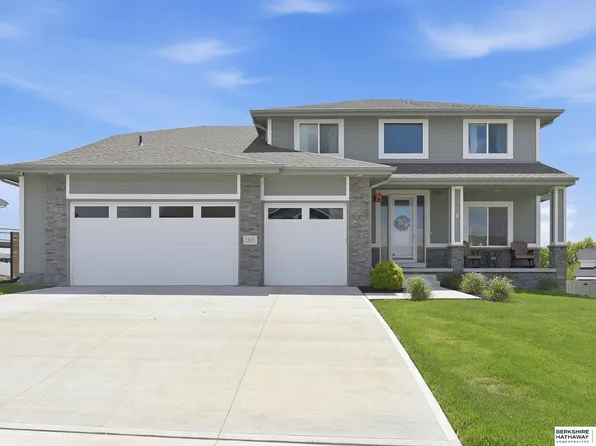 12615 Schirra St, Omaha, NE 68138