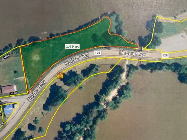 Water St, Clifton, TN 38425