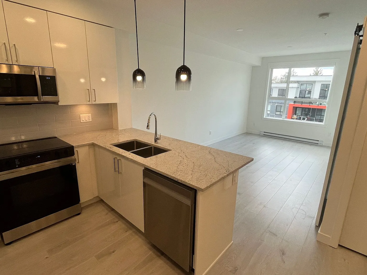 5504 Brydon Crescent Langley — Photo 3