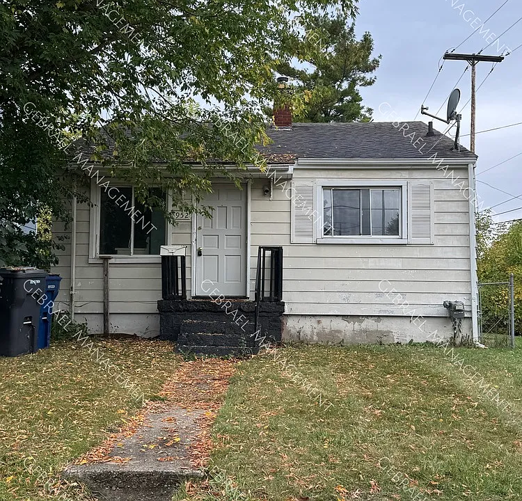 952 Salisbury Ave