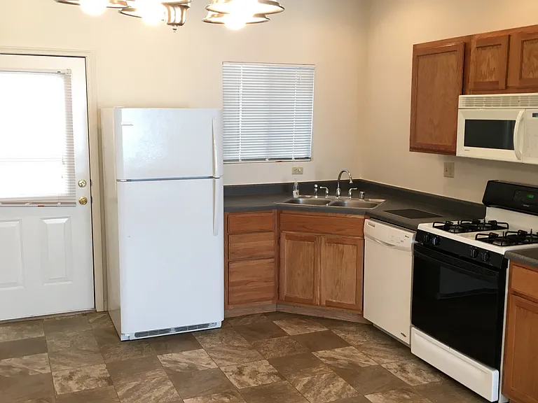 4249 Sabana Loop SE #B — Photo 4