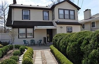 2nd image of 828 W 71st Ter