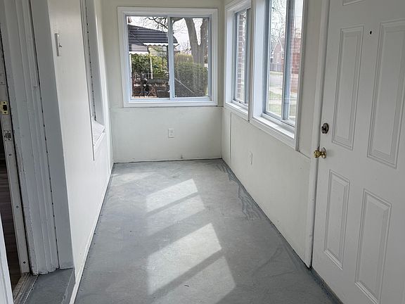 2nd image of 19456 Stoepel Ave