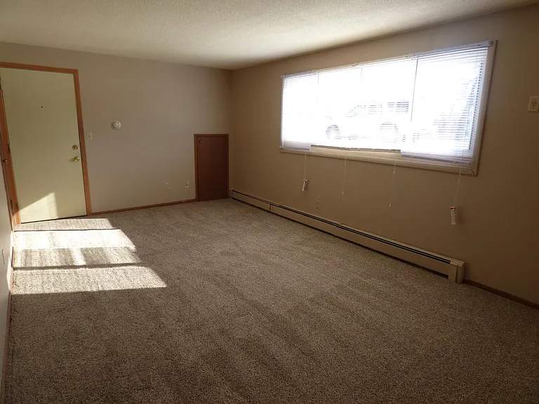 2204 18 1/2 Ave NW #3 — Photo 3
