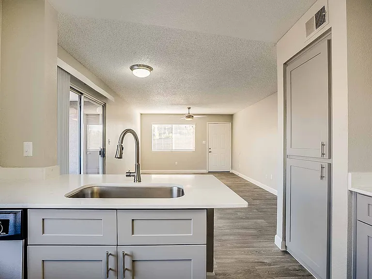 Sterling Point Apartment Homes — Photo 51