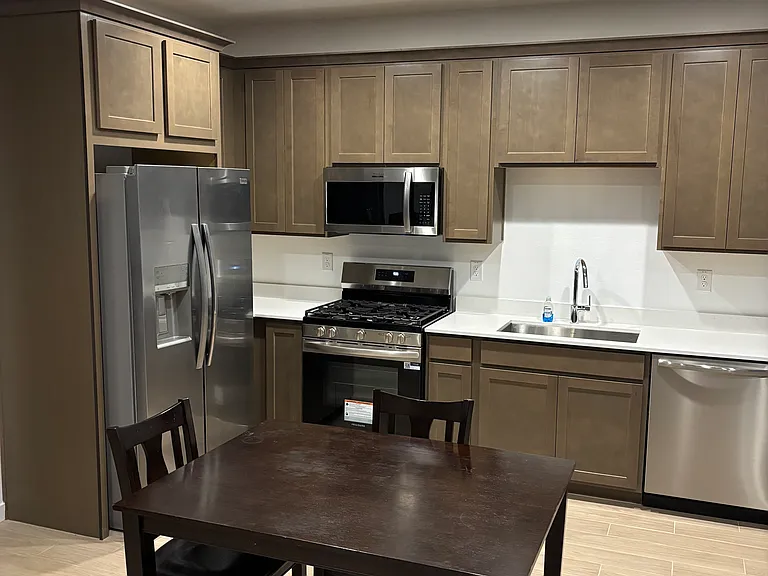 9811 W Cheery Lynn Rd #B — Photo 6