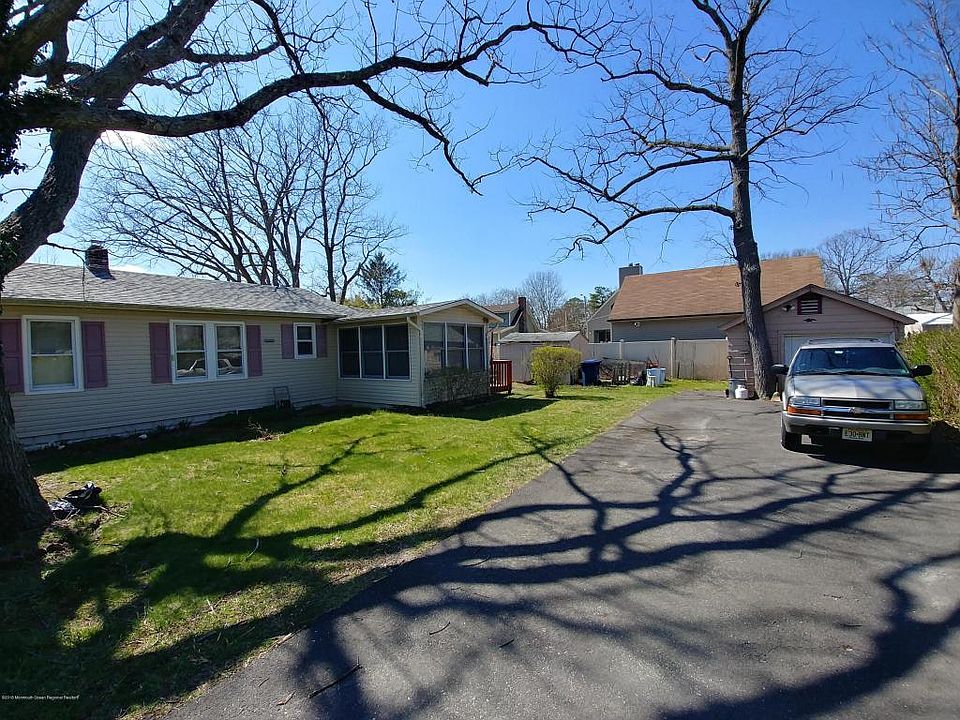 2nd image of 324 Pacific Ave