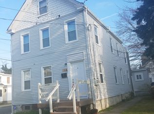 26 Walnut St, Salem, NJ 08079