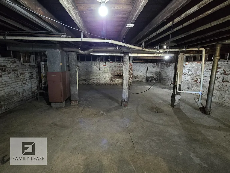 1764 N College St — Photo 15