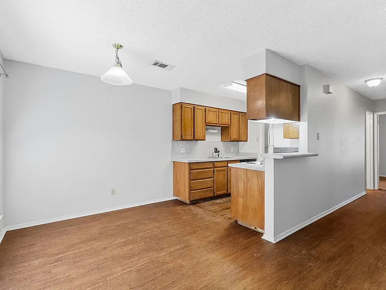 4920 Brianhill Dr #B — Photo 8