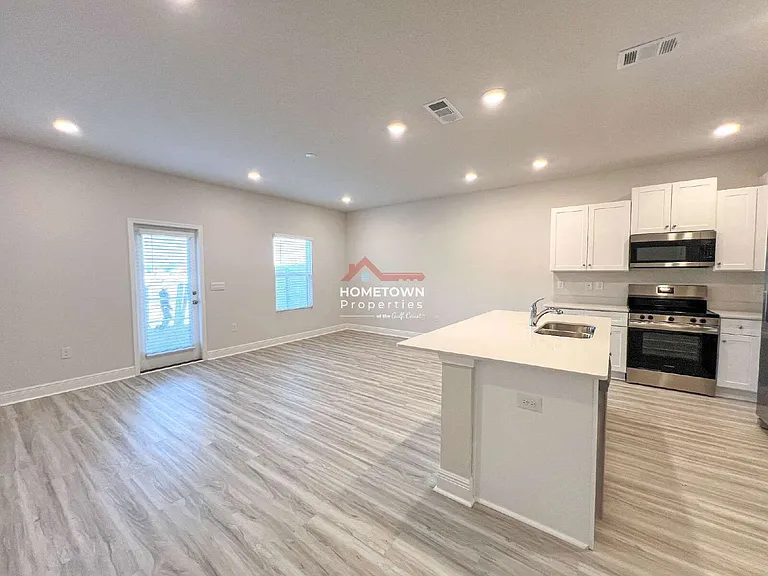 3997 Pendragon Cir — Photo 3