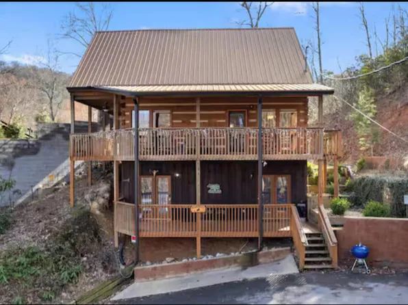 1214 Upper Alpine Way, Gatlinburg, TN 37738