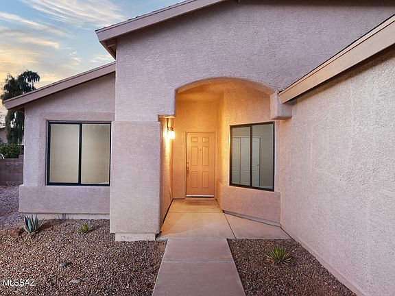 2nd image of 8333 N Pink Pearl Way