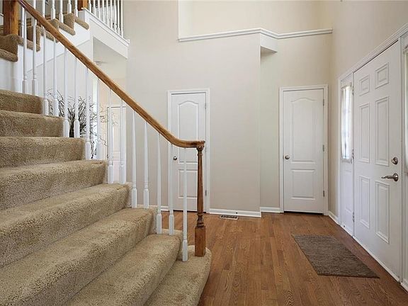 Clean and bright gracious entry.