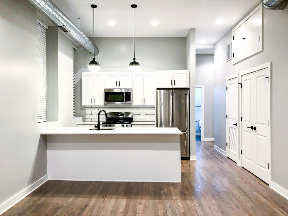1st image of 1523 W Chicago Ave #205
