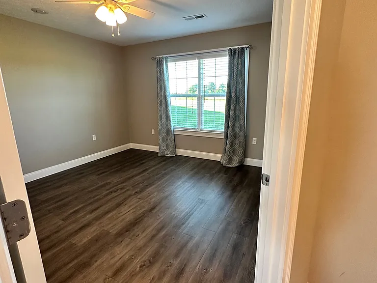 186 Bluegrass Dr — Photo 10
