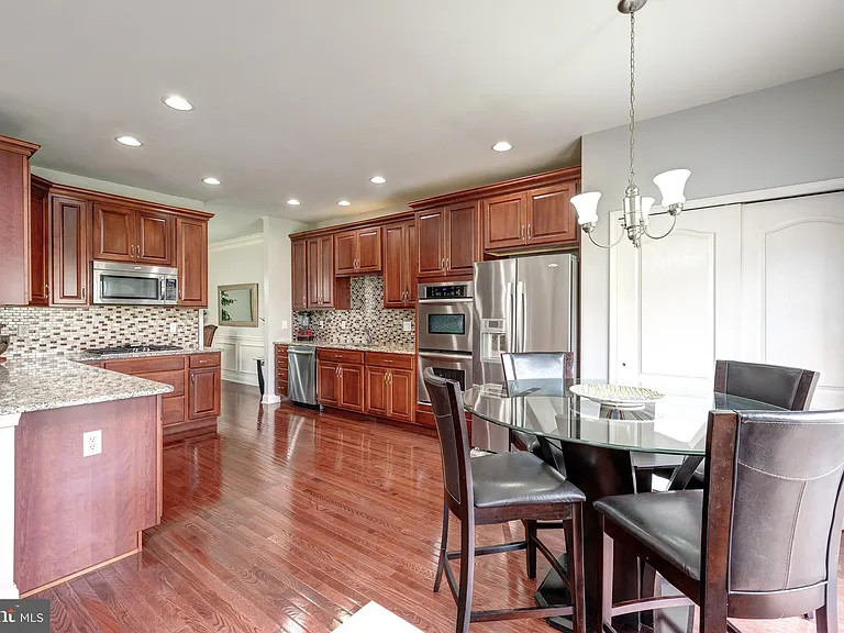 2604 Rockledge Ct — Photo 29