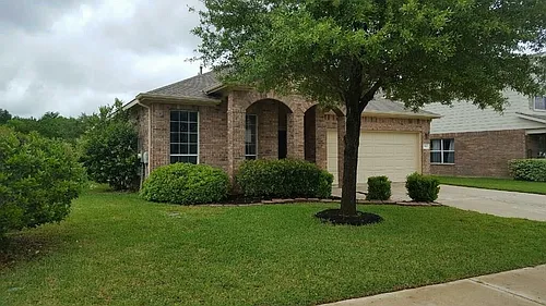 913 Brighton Pl Photo 1