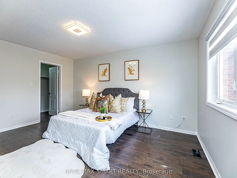 54 Beresford Cres — Photo 17