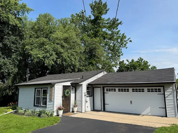724 Tampa Ln, Machesney Park, IL 61115