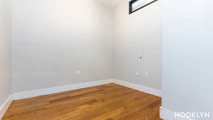 Rented by Nooklyn NYC LLC | media 43