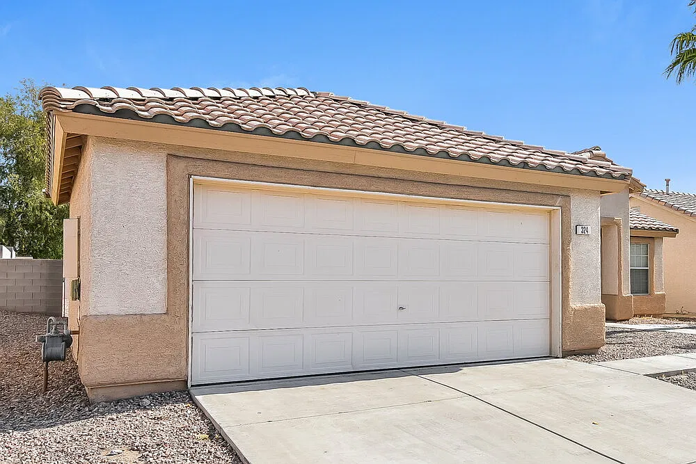 4 bed, 2.0 bath, 1595 sqft, $2,095 — Photo 3