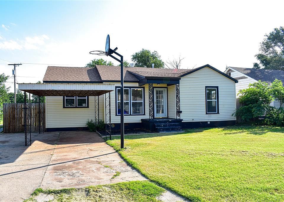 1st image of 124 Carpenter Ln