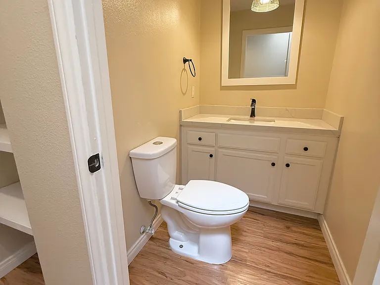 709 Bozanich Cir #B — Photo 17