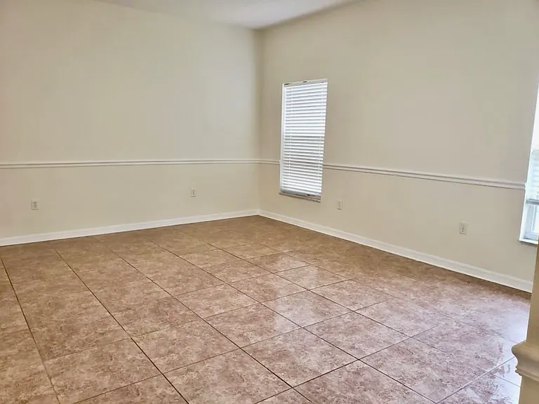 2483 Huron Cir — Photo 12